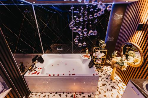 Ένα μπάνιο στο NL Luxury Studio Apartments