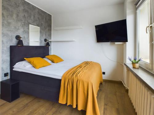 Bright Studio in Downtown Warsaw by Noclegi Renters