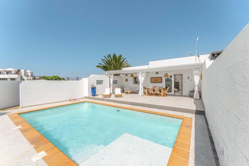 Casa Pon. Heated pool cozy villa