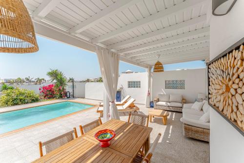 Casa Pon. Heated pool cozy villa