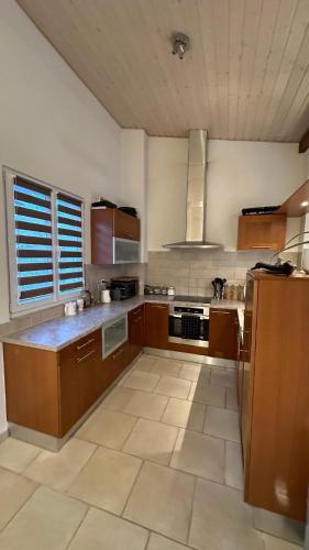 Η κουζίνα ή μικρή κουζίνα στο Appartement Montreux terrasse vue lac