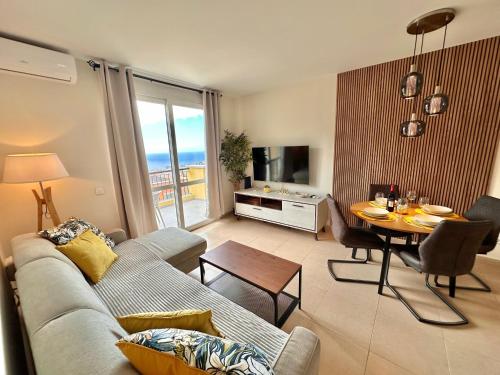 Sunshine Apartment with Sea Viev