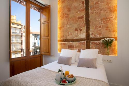 SingularStays Plaza Redonda II