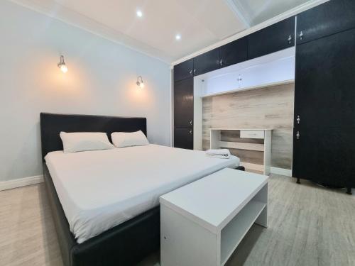 Comfort 40 m Apartment - Botanica - Fast WiFi - Self Check-in