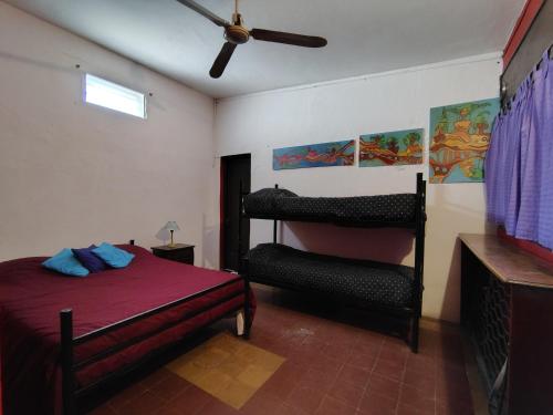 Postel nebo postele na pokoji v ubytování Andamundos Hostel