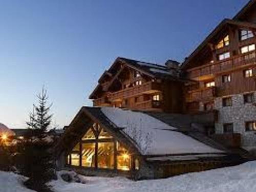 Charmant 2 pièces avec piscine et animaux admis à Méribel