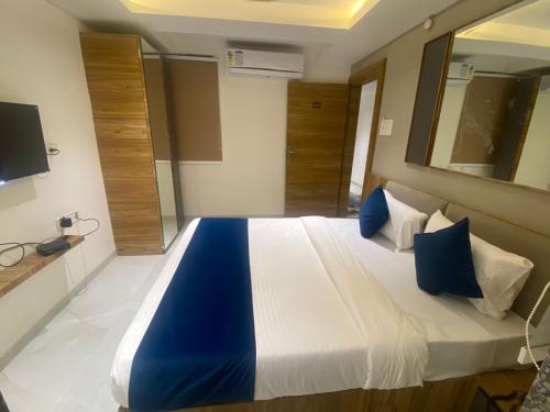 JMB Hotel Height客房内的一张或多张床位