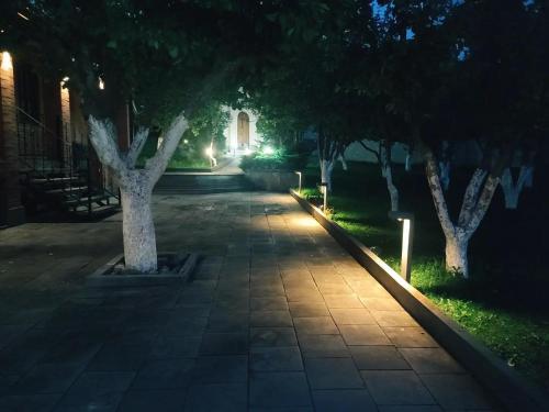 Jardín al aire libre en Vardisubani Villa