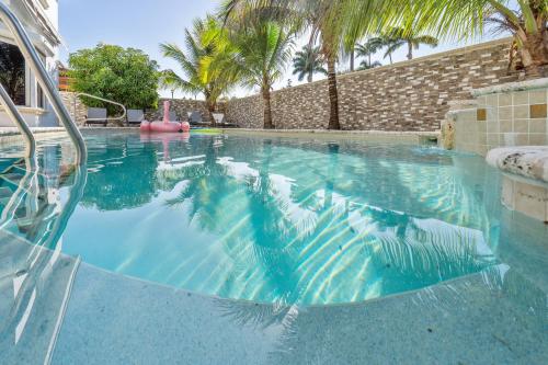 Piscina di Tropical Pool Paradise x 6-BD 4-BA Luxury Living o nelle vicinanze