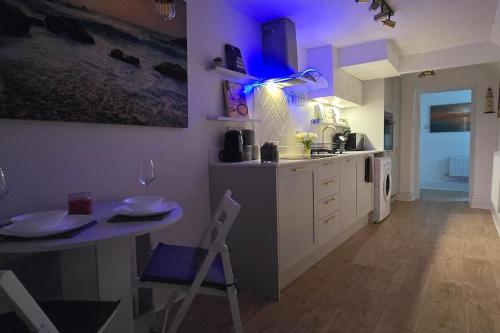 Dapur atau dapur kecil di Welcome to the Beach House!