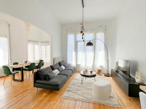 Photo de la galerie de l'établissement Appartement de standing en hyper centre d Agen avec balcon, à Agen