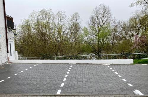 Φωτογραφία από το άλμπουμ του RIVER FRONT NEAR FRANKFURT-AIR CONDITIONER-Private PARKING σε Hainburg