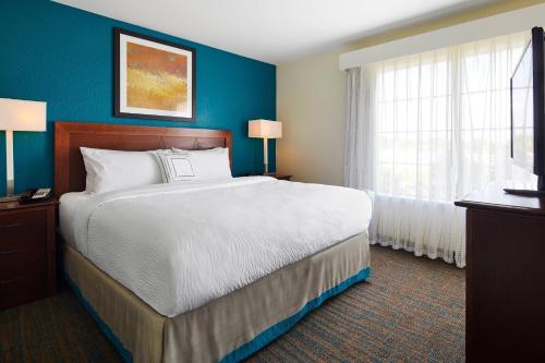 Кровать или кровати в номере Residence Inn by Marriott Killeen