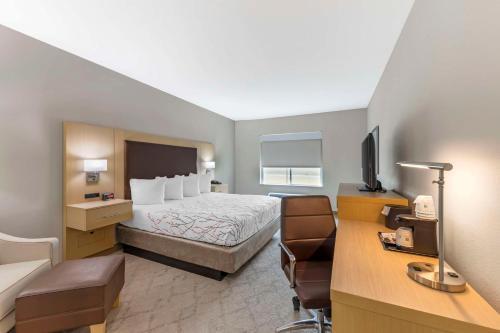 Ένα ή περισσότερα κρεβάτια σε δωμάτιο στο Best Western Plus Chickasha Inn