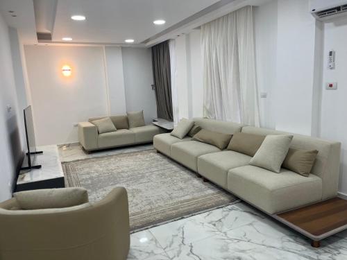 Posezení v ubytování 3 bedroom apartment luxury rehab