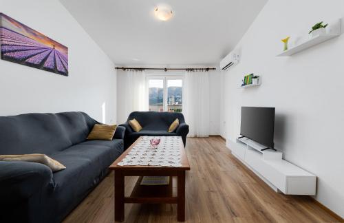 Apartments with parking space Baska, Krk - 23536
