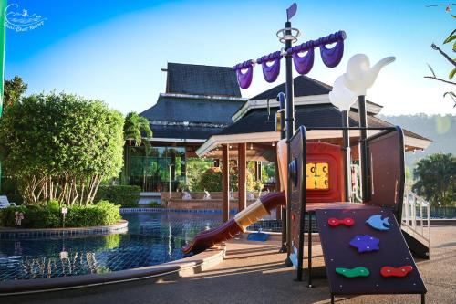 Bazén v ubytování Chai Chet Resort Koh Chang nebo v jeho okolí