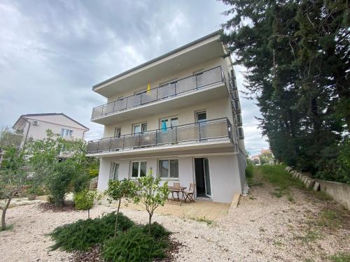 Apartments with parking space Krk - 22454