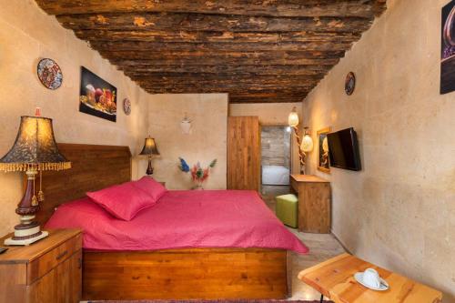 صورة لـ World Cave House - Hotel & Swimming Pool في أوروغوب