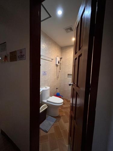 Un baño de Puyo Suites Homestay