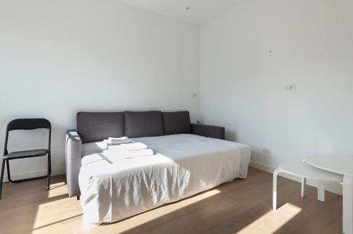 Youhosty - Bright Apartment Gioia