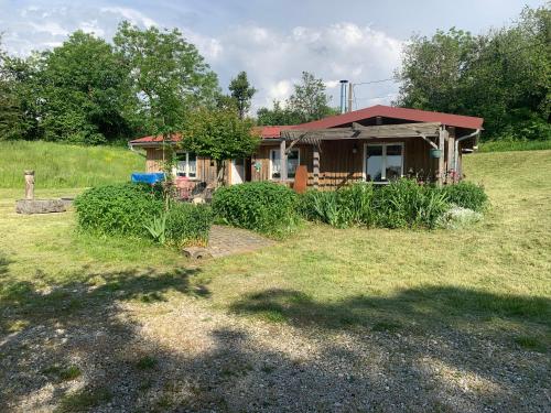 Κήπος έξω από το Cabane Sarrogna - Lac de Vouglans