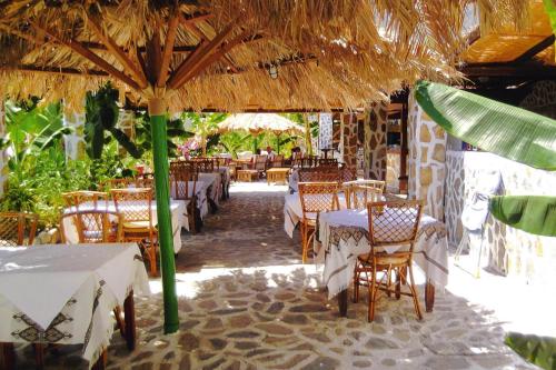 Ресторан / где поесть в Holiday home in Bali with pool