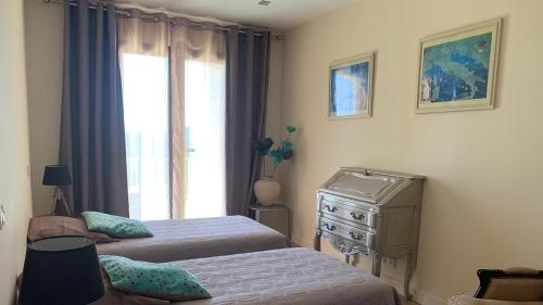 Chambre Mustang avec piscine Villa CasaEva