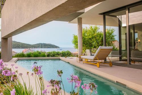 Seaview and Pool House Manu