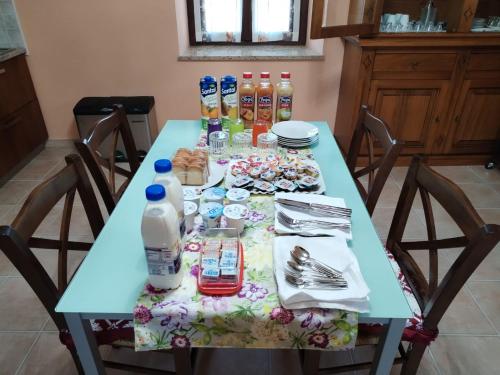 Đồ ăn tại/gần nhà khách