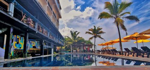 Бассейн в Lavanga Beach или поблизости