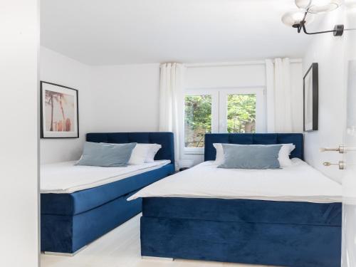Apartment in Slatine near the Sea beach