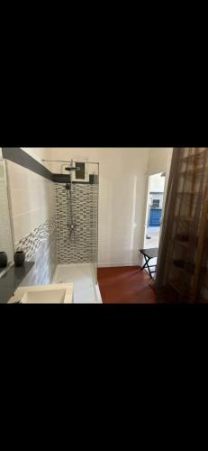 Bright Apartment Near the Beach and Old Port