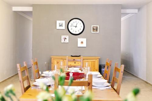 Gambar di galeri bagi ViDa Prostorný 220 m2 3BR Apartmán s Krbem a Zahradou, Ideální pro Rodiny di Prague