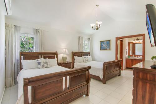 Postel nebo postele na pokoji v ubytování Amazing Villa in Casa de Campo with Included in Price Maid and Waiter