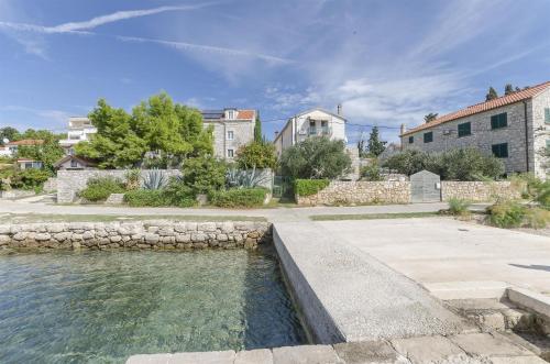 Apartment Island memories