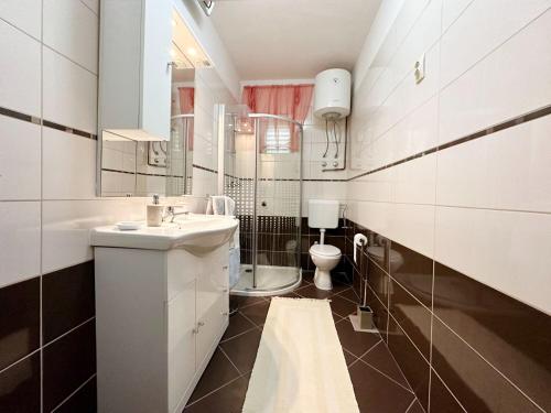 Koupelna v ubytování Apartments Mihaela