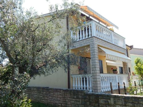 Apartments Zdravko