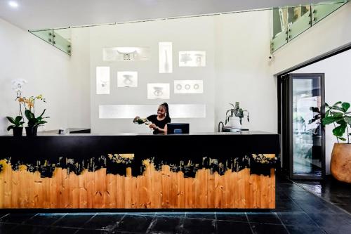 Ο χώρος του λόμπι ή της ρεσεψιόν στο Alpine Attitude Boutique Hotel & Conference Venue