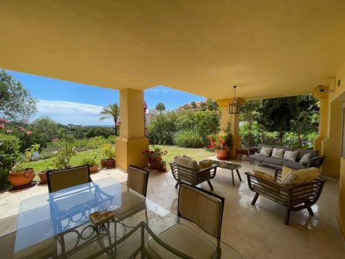 Golf Villa in Marbella, Frontline Golfvilla in RioReal Golf photo 6