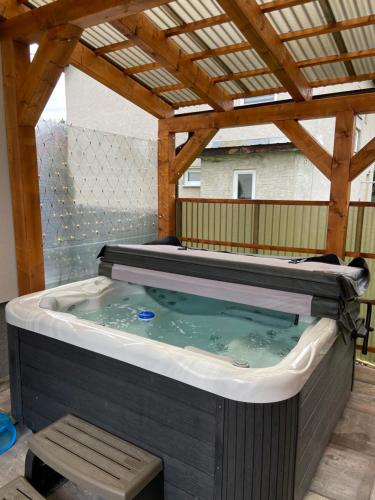 a jacuzziificialificialificialificialificialificialificialificialificialificialificial at Apartmany za Rohom in Liptovský Mikuláš