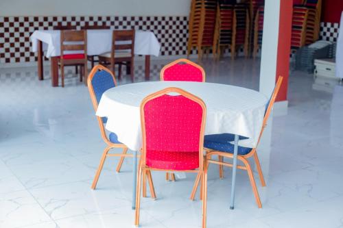 Χώρος καθιστικού στο Kinindo Light Hotel