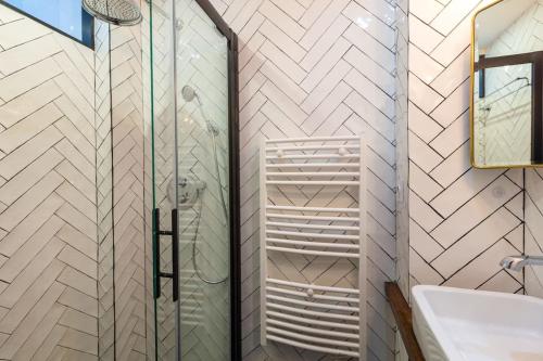 Appartement contemporain rénové dans le centre de Paris