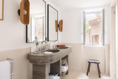 Un baño de Hotel Crillon le Brave