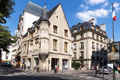 Appartement avec beaux volumes cœur du MARAIS
