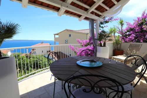 Trogir Čiovo big Sea View apartment near the sea in Okrug
