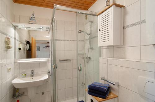 Ένα μπάνιο στο Ferienhaus Piet