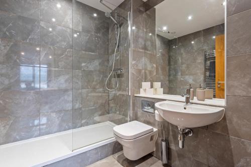 Shanti Suite - 2BED 2BATH City Centre - WIFI - Netflix- Parking- Modern- Perfect for Family, Contractors, Leisure, Business by Shanti Nights photo 20
