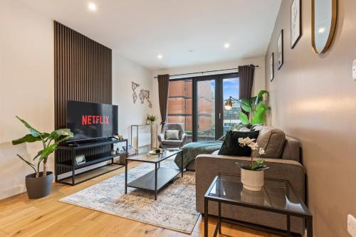 Shanti Suite - 2BED 2BATH City Centre - WIFI - Netflix- Parking- Modern- Perfect for Family, Contractors, Leisure, Business by Shanti Nights photo 36