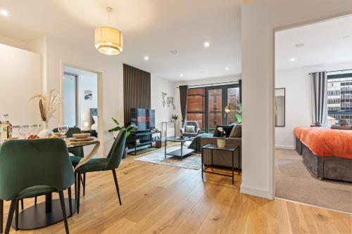 Shanti Suite - 2BED 2BATH City Centre - WIFI - Netflix- Parking- Modern- Perfect for Family, Contractors, Leisure, Business by Shanti Nights photo 18
